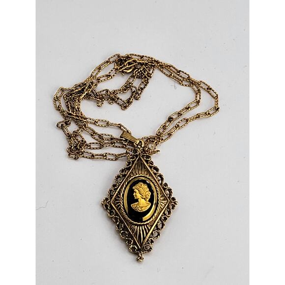 Vintage Cameo Pendant Necklace Gold Tone Profile w/Black Victorian Revival 24in - Picture 8 of 8